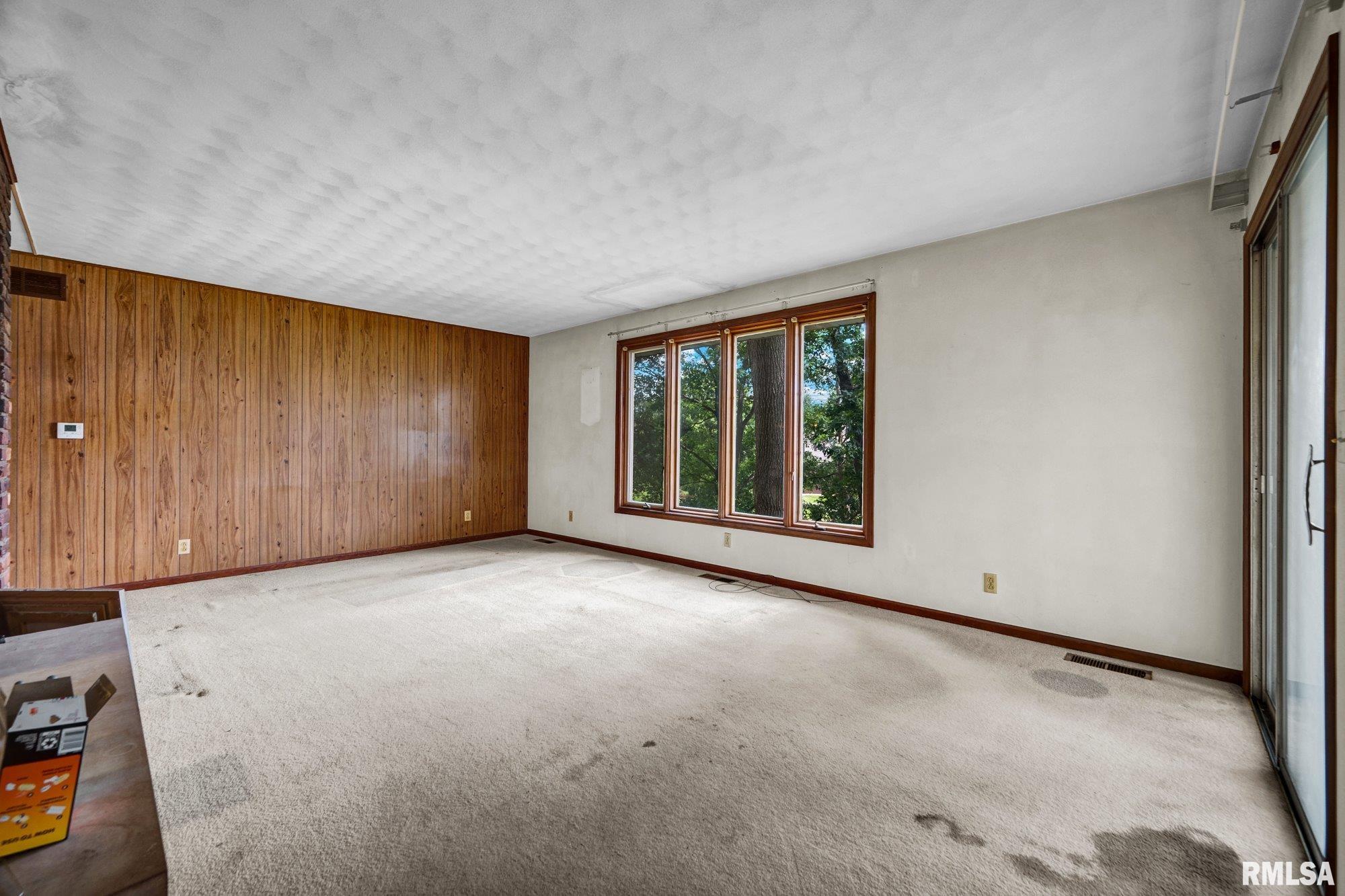 4330 South Banbury Cove Mapleton, IL 61547 - Photo 8 of 44