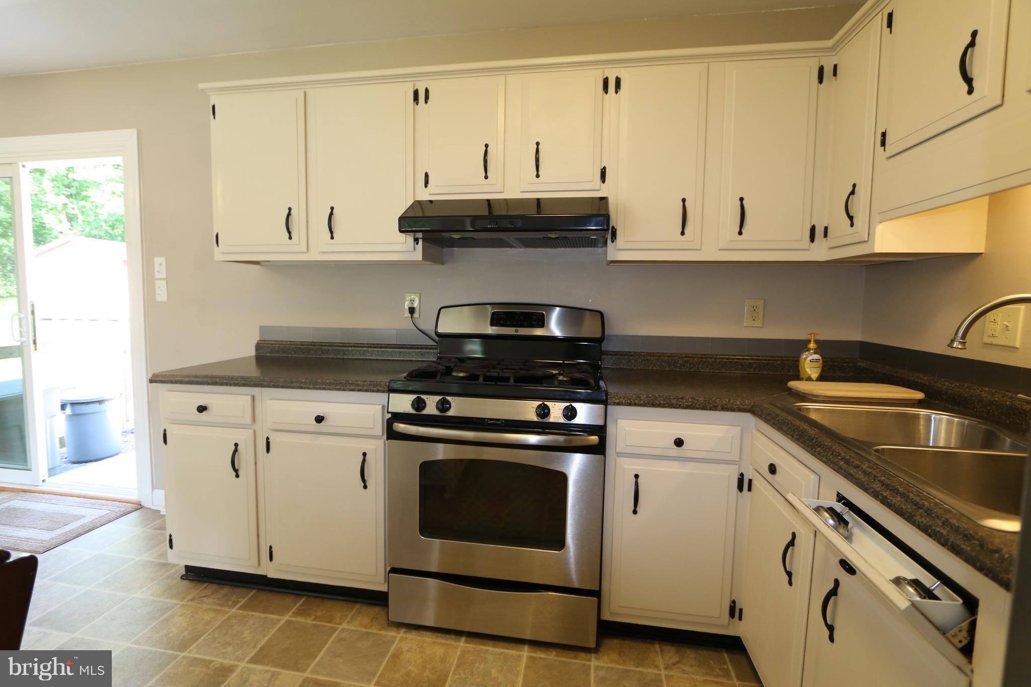2809 Rohrersville Road Rohrersville, MD 21779 - Photo 5 of 29 Kitchen