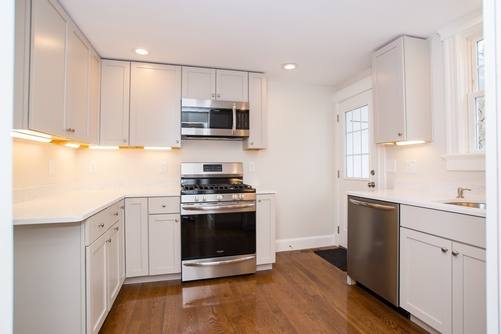 5 Martin Road Wellesley, MA 02481 - Photo 4 of 30