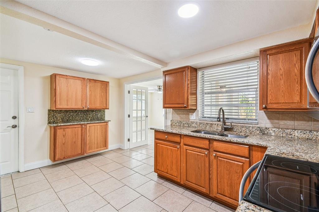 9411 Rainbow Lane Port Richey, FL 34668 - Photo 10 of 35 Gallery Image 10