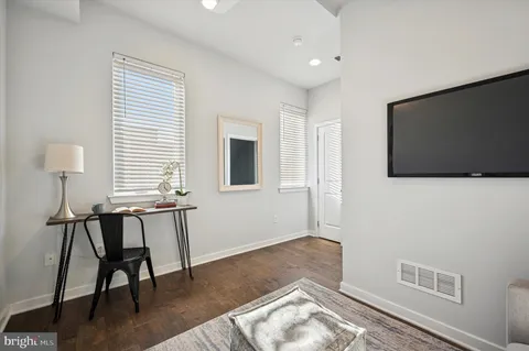 $475,000 | 443 Shurs Lane, Unit 18, Philadelphia, PA 19128