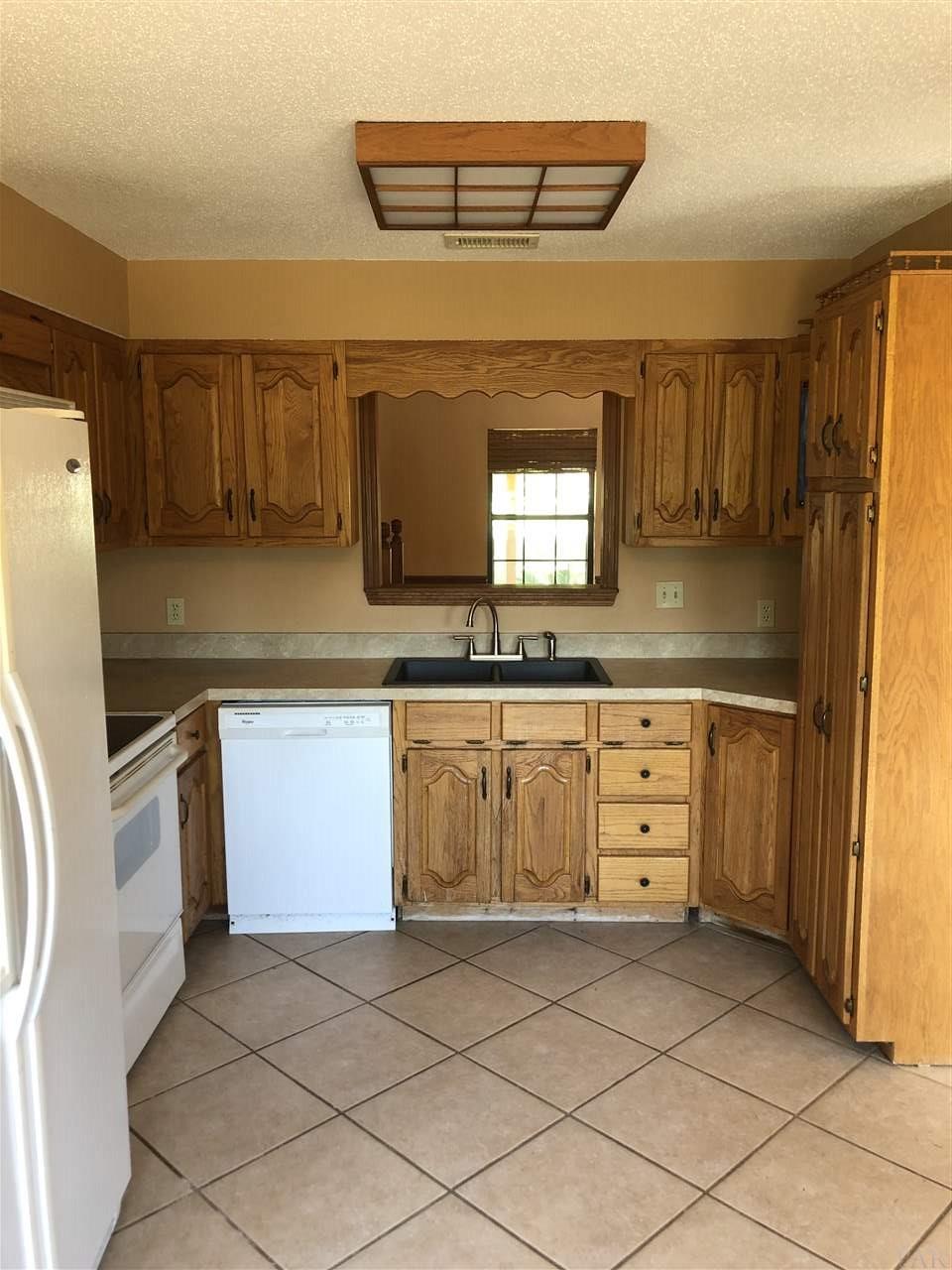 7997 Skyhawk Road Milton, FL 32571 - Photo 8 of 20
