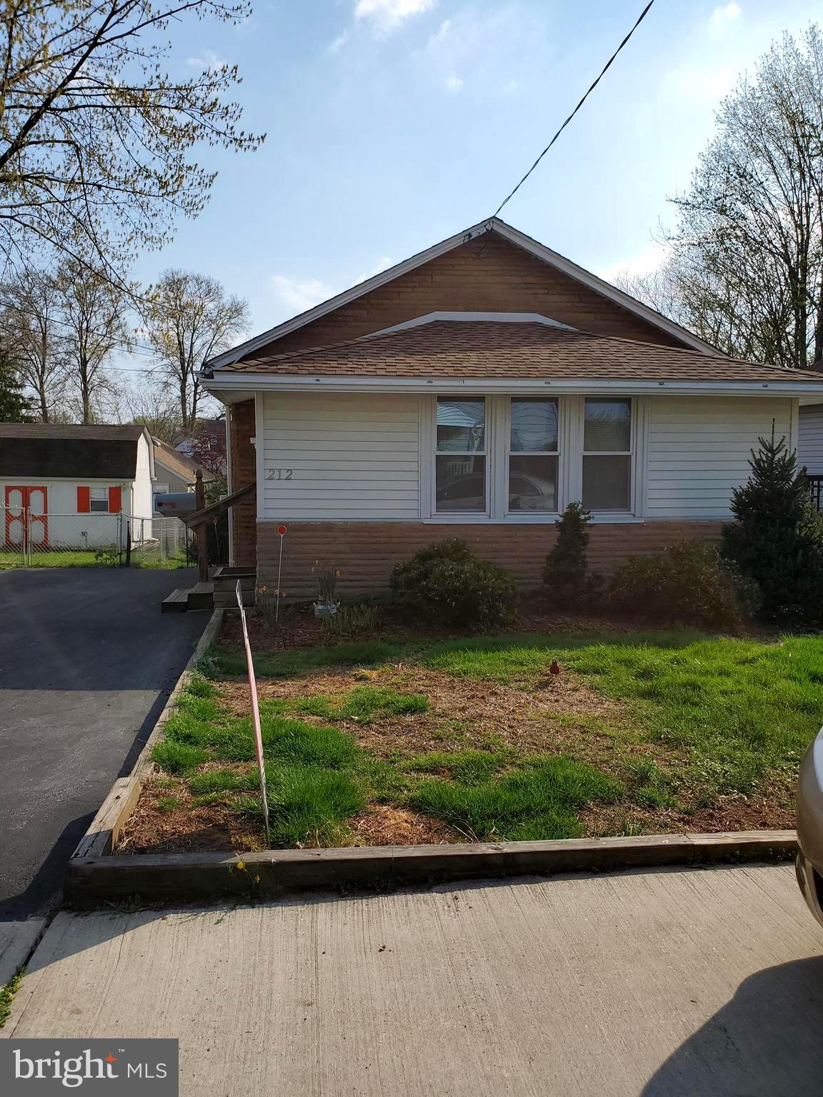212 Walnut Road Wallingford, PA 19086 - Photo 3 of 20