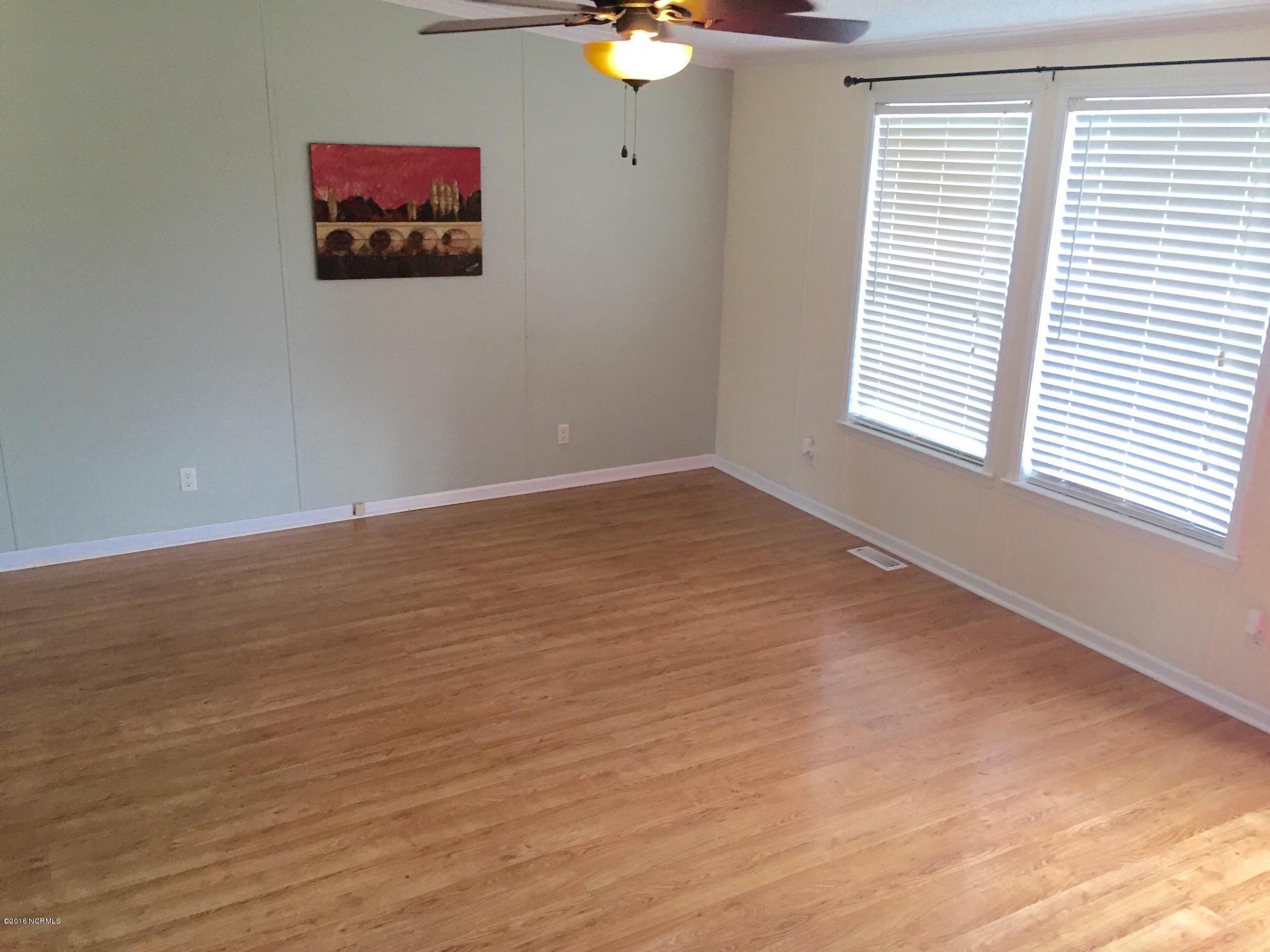 1649 Cool Spring Road Ernul, NC 28527 - Photo 3 of 21 Living Room