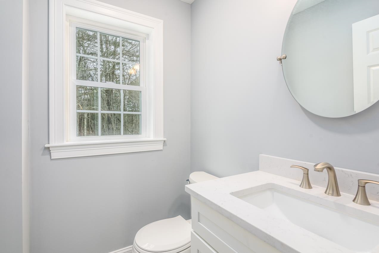 21 Piscataqua Road Dover, NH 03820 - Photo 11 of 35