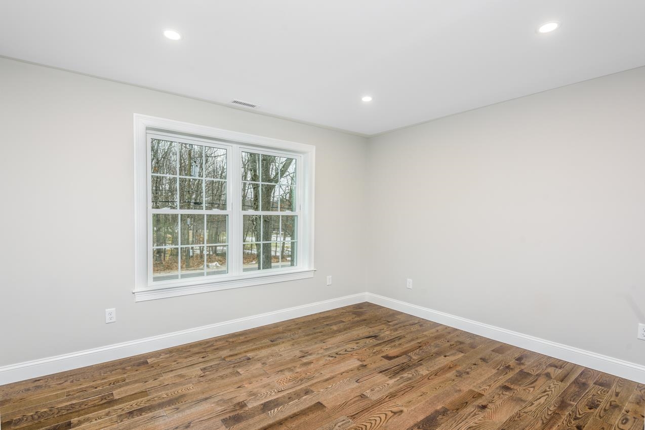 21 Piscataqua Road Dover, NH 03820 - Photo 13 of 35
