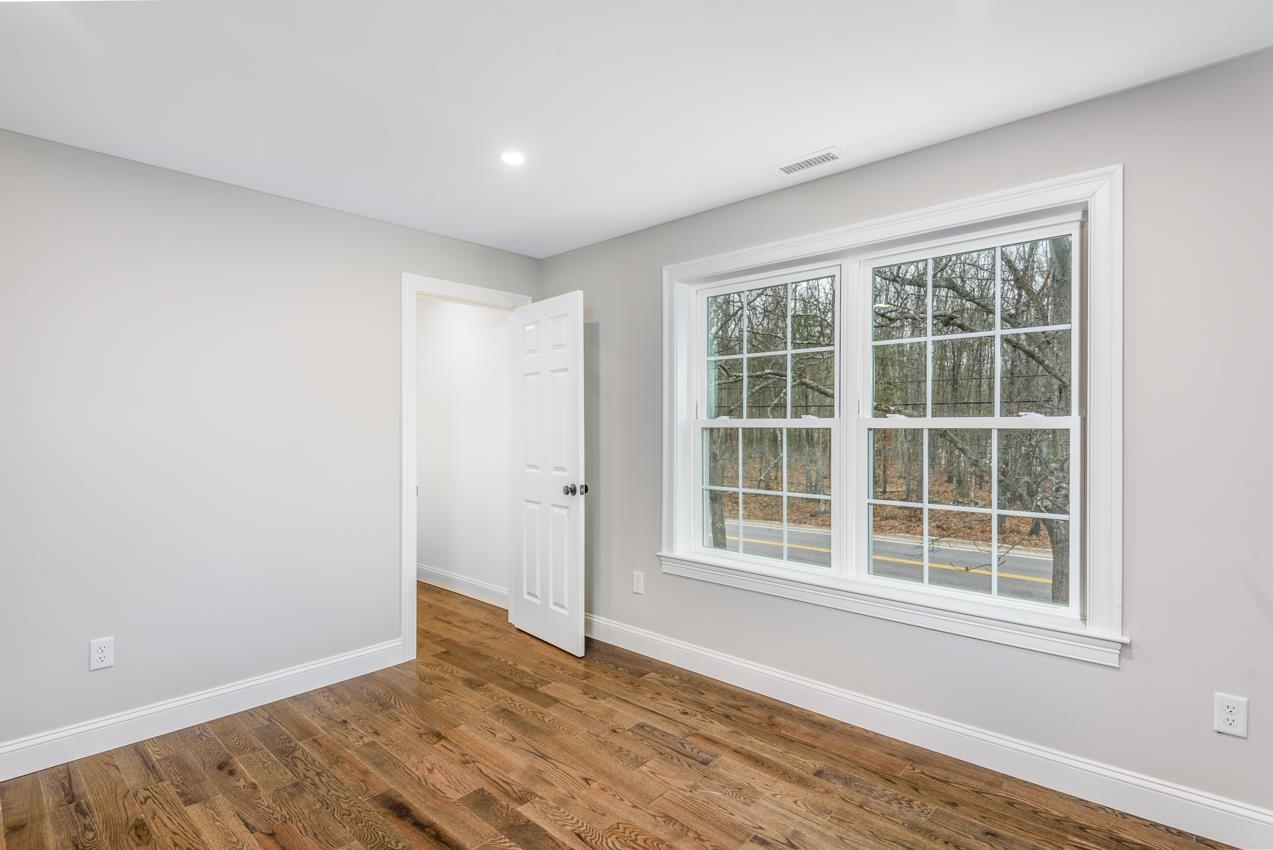 21 Piscataqua Road Dover, NH 03820 - Photo 14 of 35