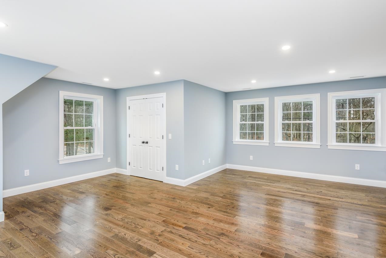 21 Piscataqua Road Dover, NH 03820 - Photo 26 of 35