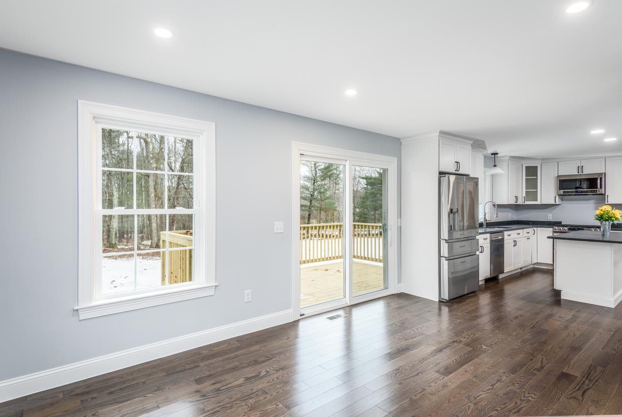 21 Piscataqua Road Dover, NH 03820 - Photo 7 of 35