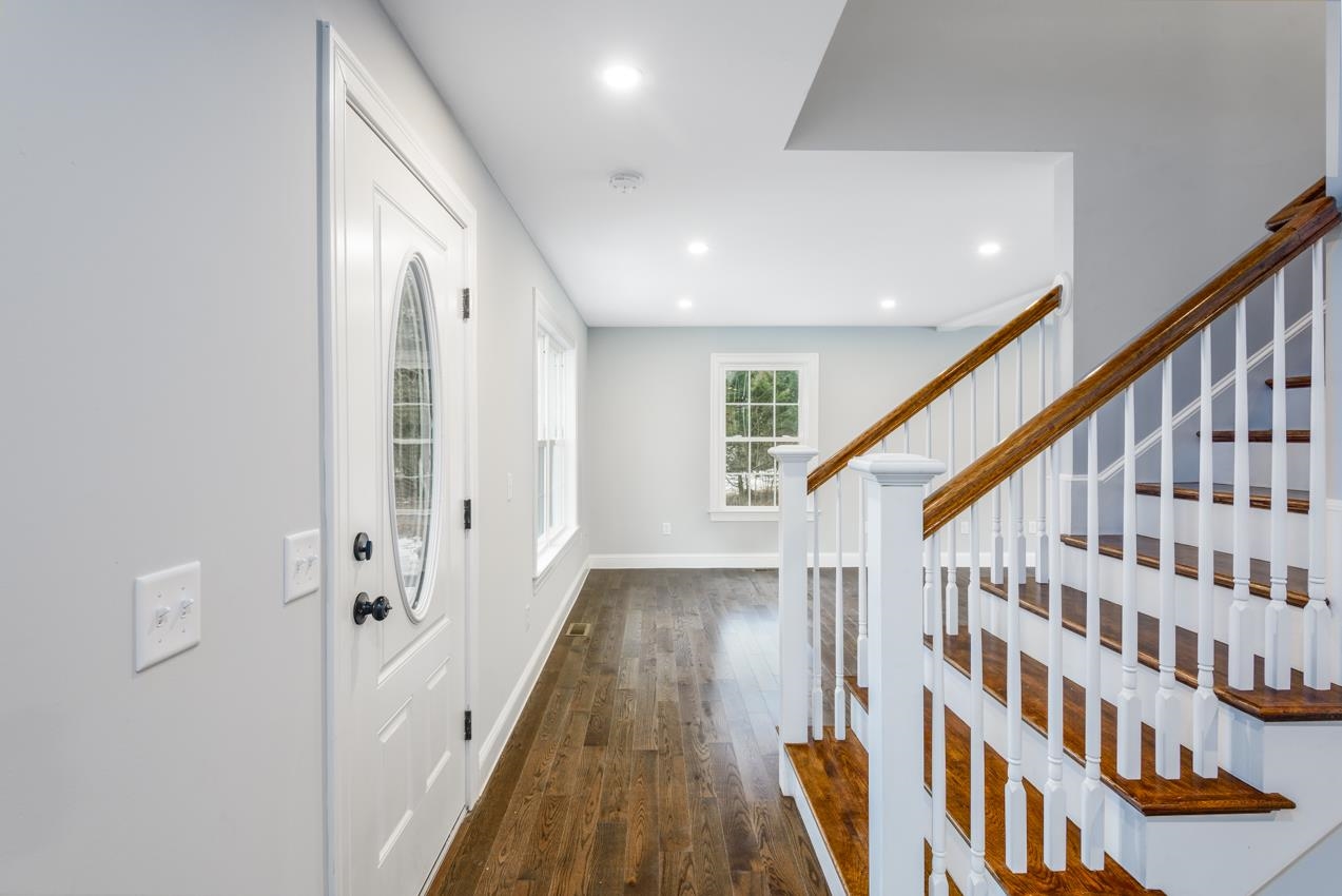 21 Piscataqua Road Dover, NH 03820 - Photo 9 of 35