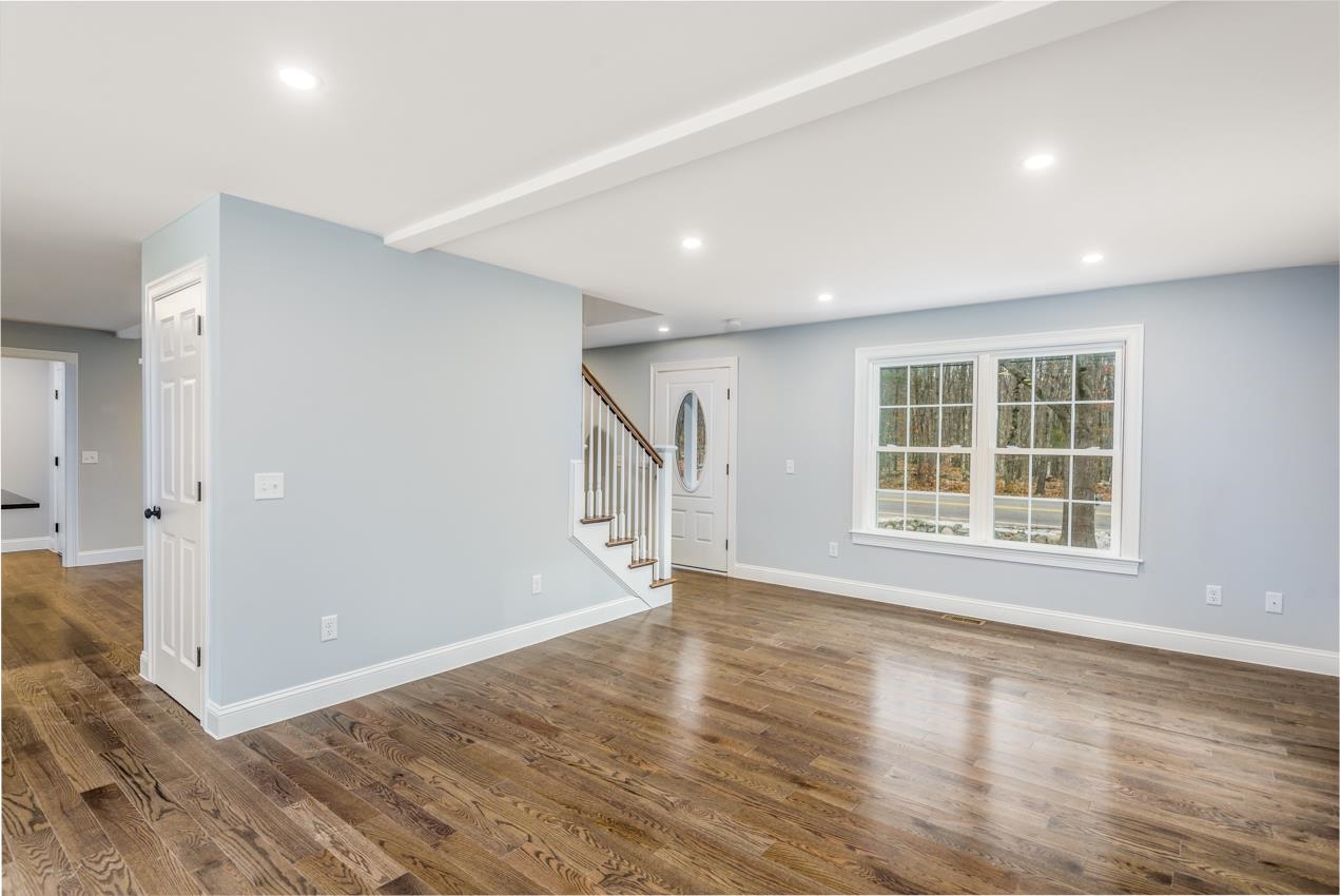 21 Piscataqua Road Dover, NH 03820 - Photo 10 of 35
