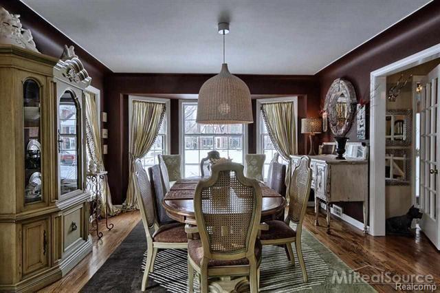 1204 Yorkshire Road Grosse Pointe, MI 48230 - Photo 5 of 24 Pro 5.jpg