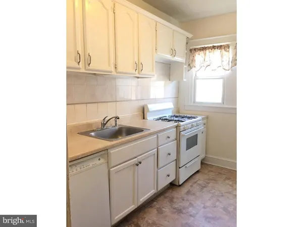 $1,750 | 41 Lamport Road, Upper Darby, PA 19082