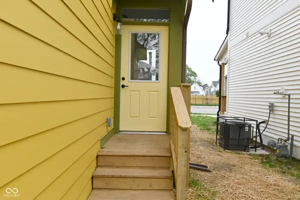 $194,000 | 2420 North Capitol Avenue, Indianapolis, IN 46208