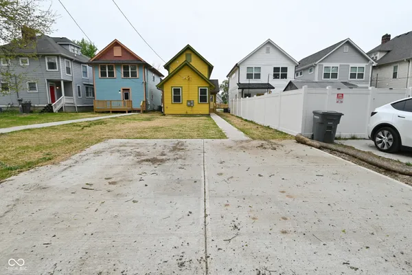 $194,000 | 2420 North Capitol Avenue, Indianapolis, IN 46208