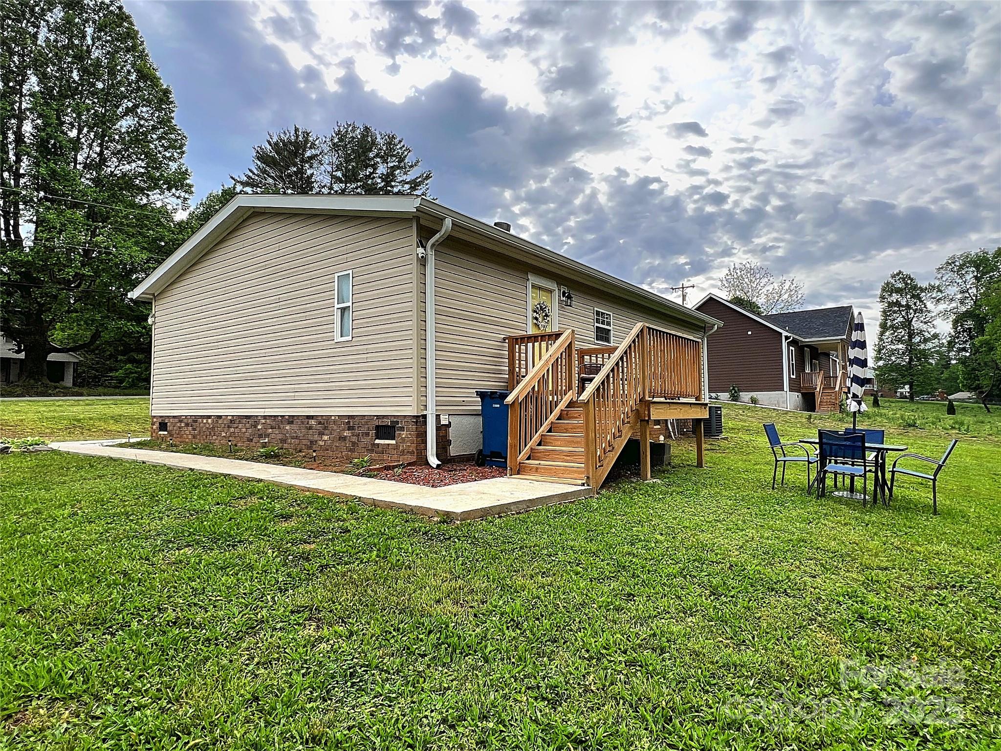 2170 Watson Road Lenoir, NC 28645 - Photo 4 of 35 Gallery Image 4
