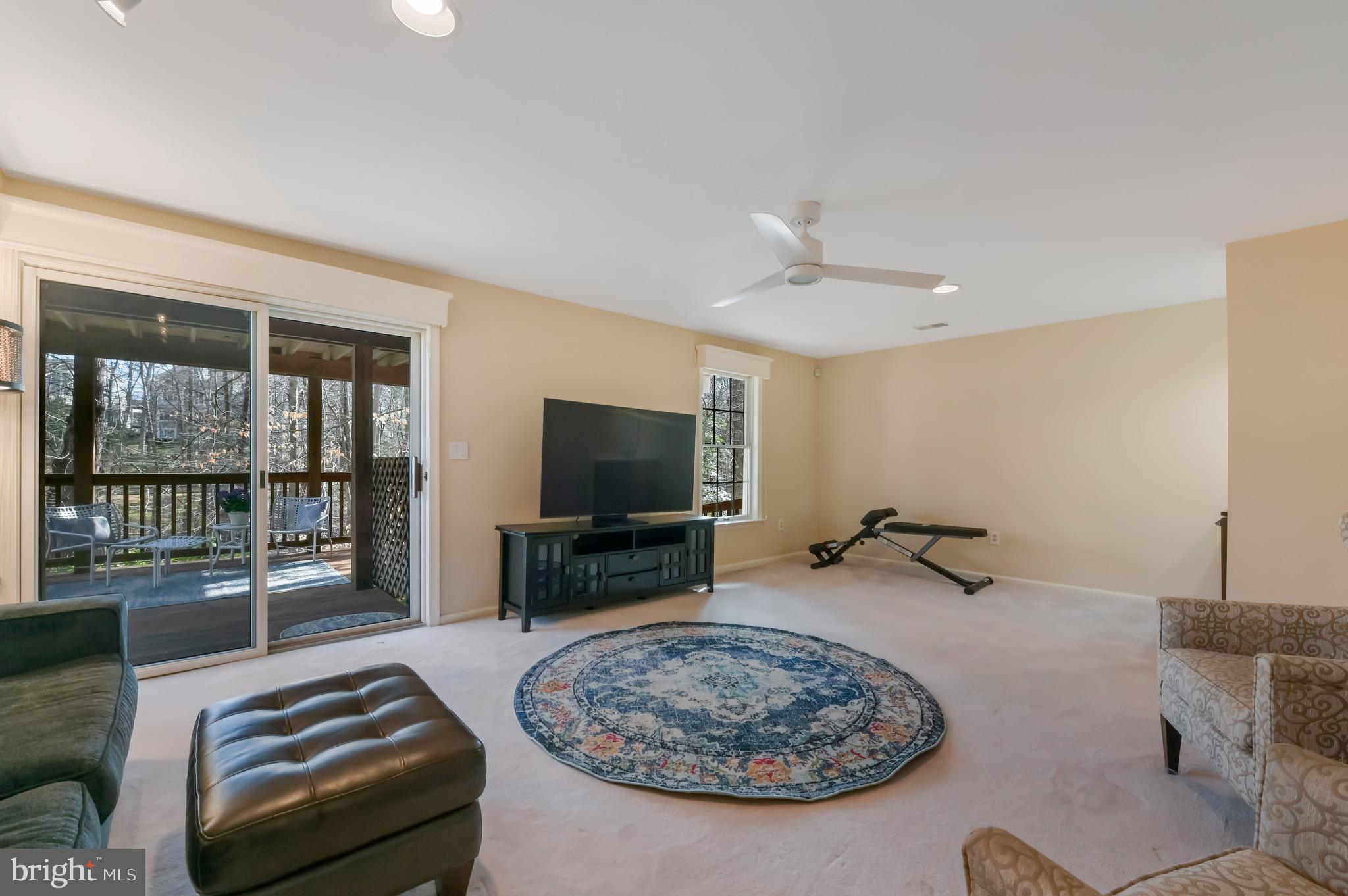 142 Spring Pl Way Annapolis, MD 21401 - Photo 45 of 63 Sliders to lower deck