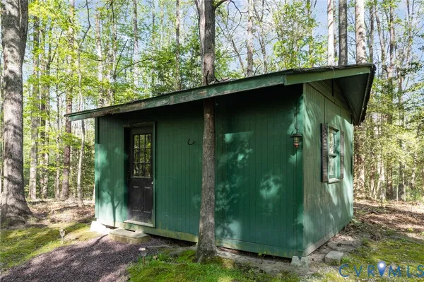 $715,000 | 1952 Huguenot Hundred Drive, Midlothian, VA 23113