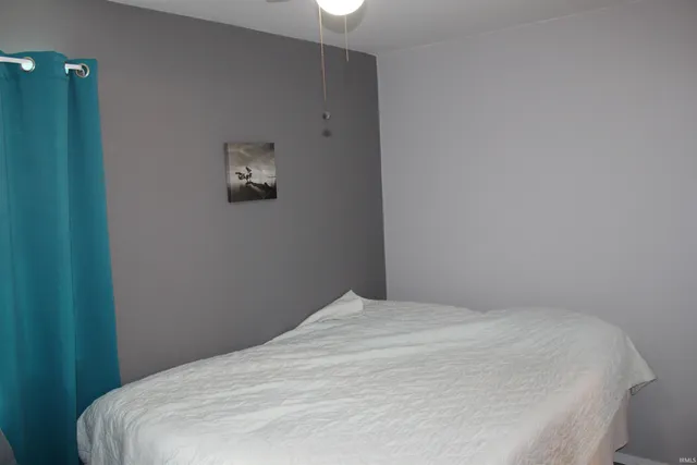 $270,000 | 7965 South 140 East, Wolcottville, IN 46795