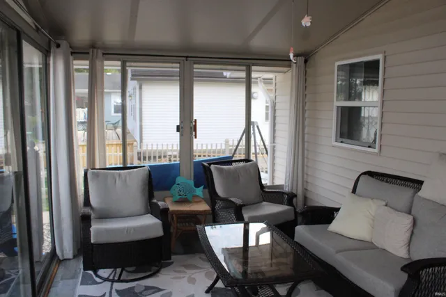 $270,000 | 7965 South 140 East, Wolcottville, IN 46795