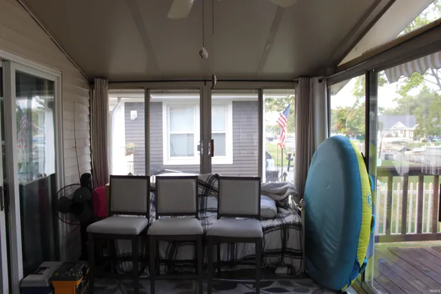 $270,000 | 7965 South 140 East, Wolcottville, IN 46795