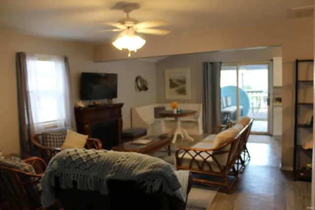 $270,000 | 7965 South 140 East, Wolcottville, IN 46795