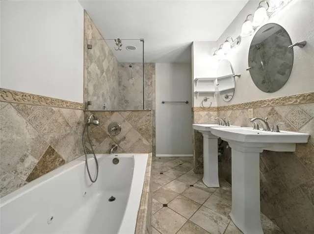 $2,450 | 1604 Springdale Road, Austin, TX 78721