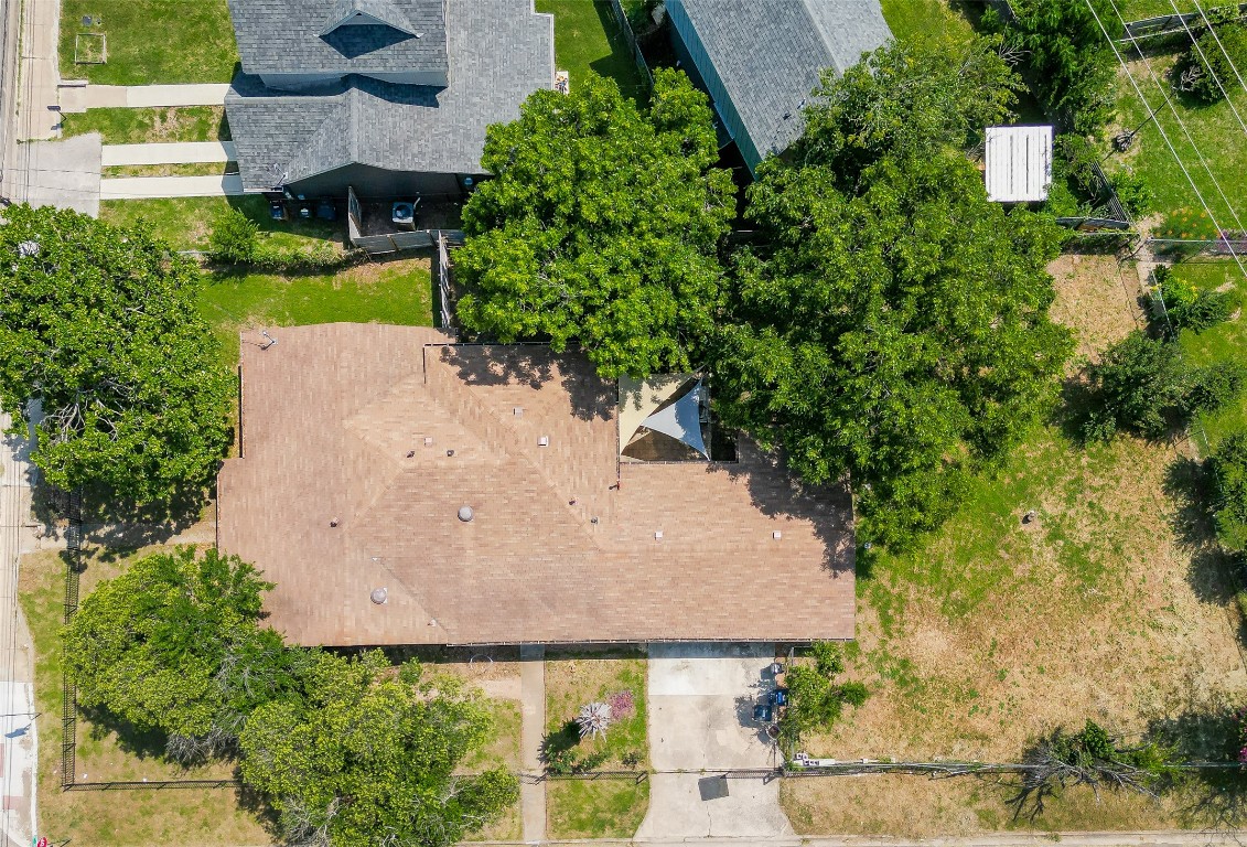 1604 Springdale Road Austin, TX 78721 - Photo 28 of 29 an aerial view of a house