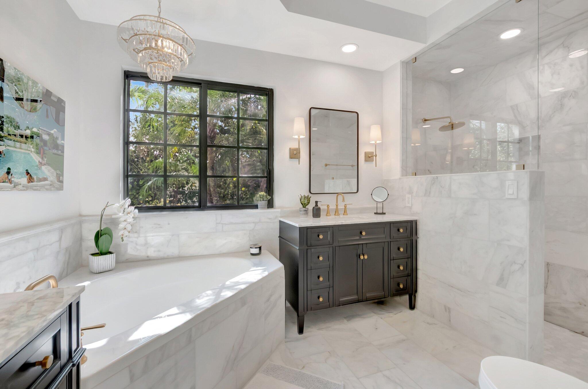 284 Florenada Terrace Boca Raton, FL 33486 - Photo 12 of 29 Primary Bathroom