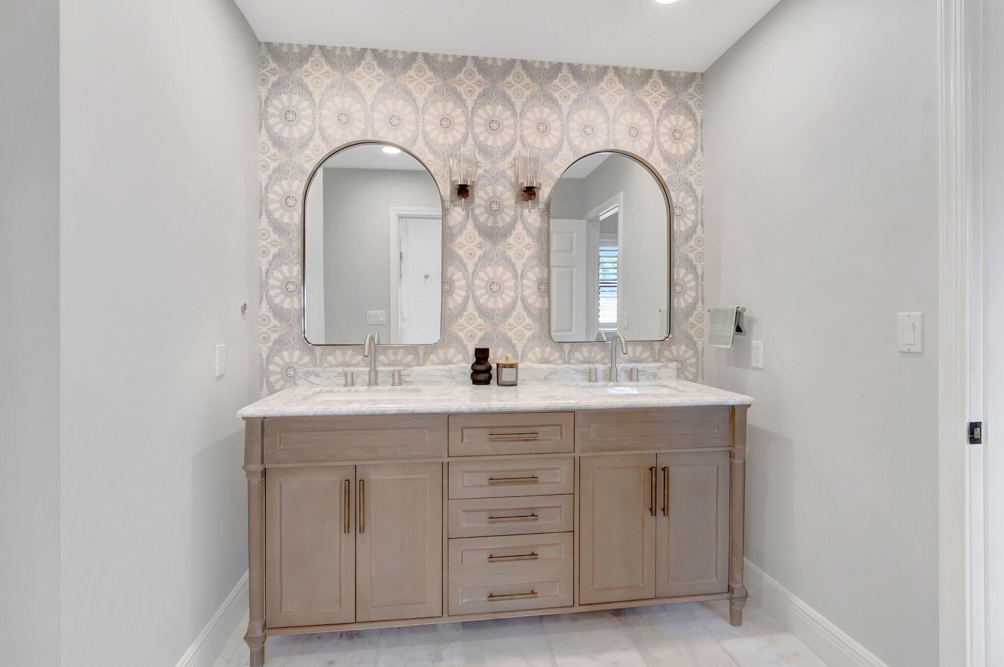 284 Florenada Terrace Boca Raton, FL 33486 - Photo 16 of 29 Jack & Jill Bathroom