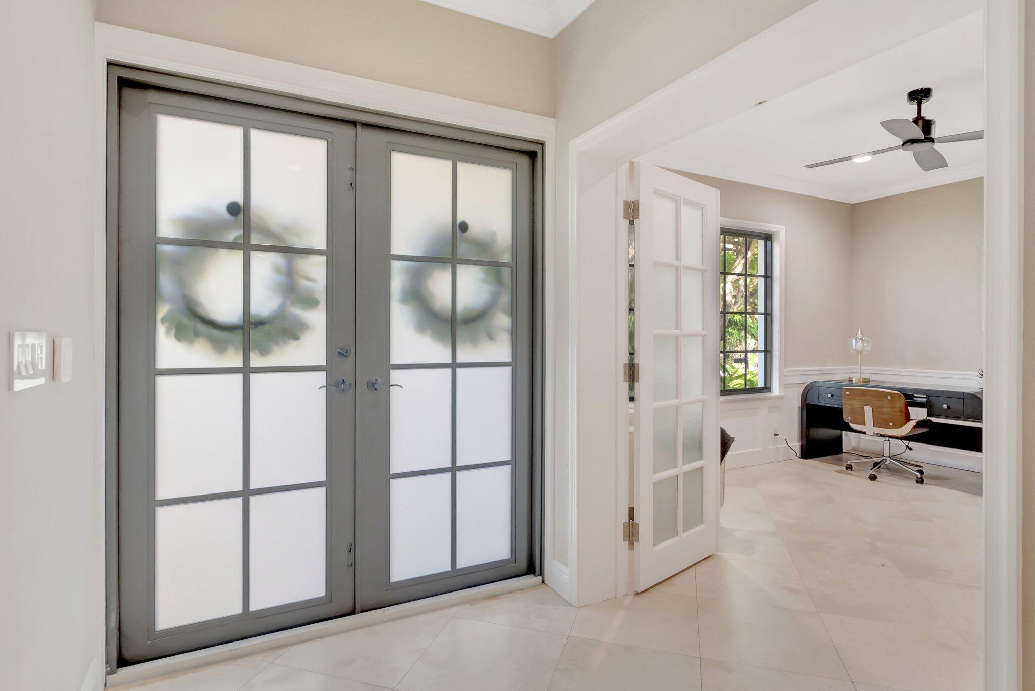 284 Florenada Terrace Boca Raton, FL 33486 - Photo 21 of 29 Entryway-Foyer