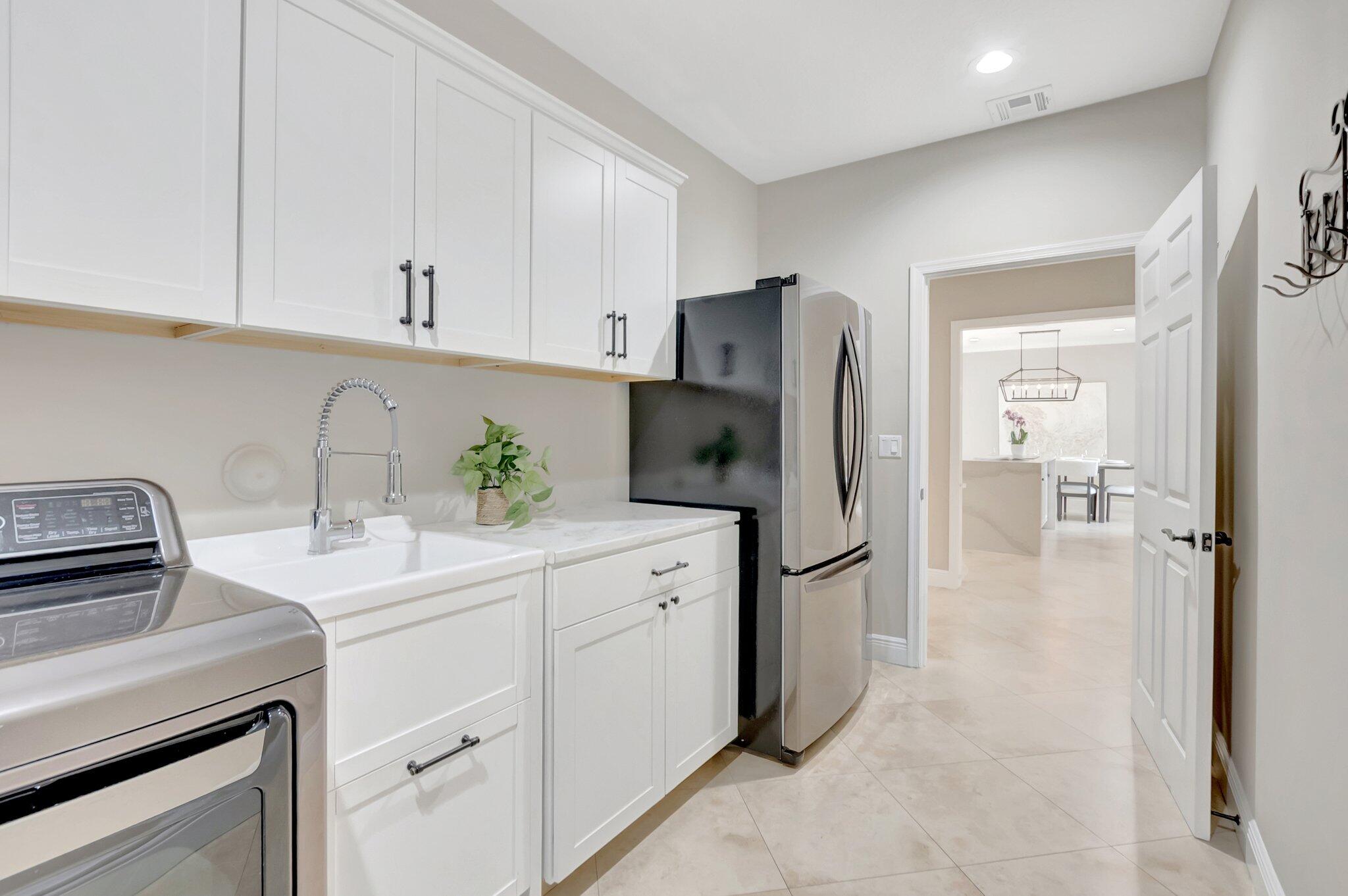 284 Florenada Terrace Boca Raton, FL 33486 - Photo 24 of 29 Laundry