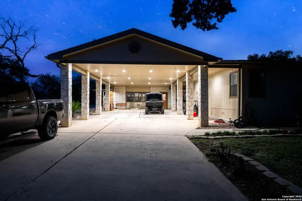 $850,000 | 4514 Billy Sames Drive, Adkins, TX 78101