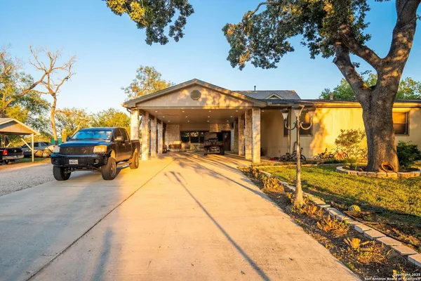$850,000 | 4514 Billy Sames Drive, Adkins, TX 78101