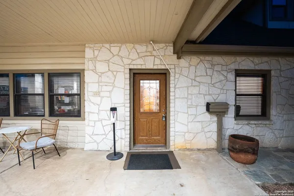 $850,000 | 4514 Billy Sames Drive, Adkins, TX 78101