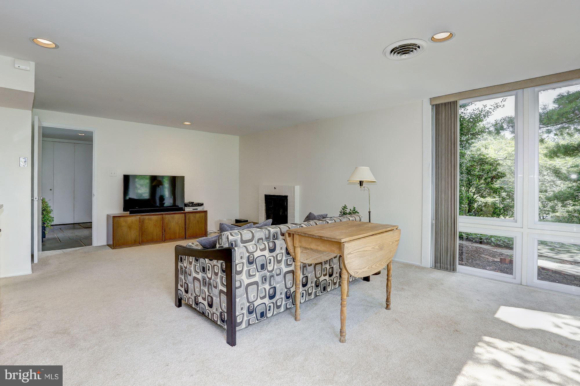 4016 Rickover Road Silver Spring, MD 20902 - Photo 22 of 24 Family Room