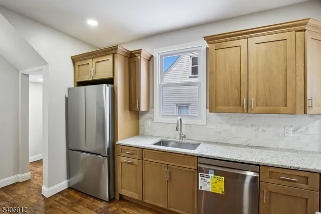 $6,500 | 99 Lincoln Street, Montclair, NJ 07042