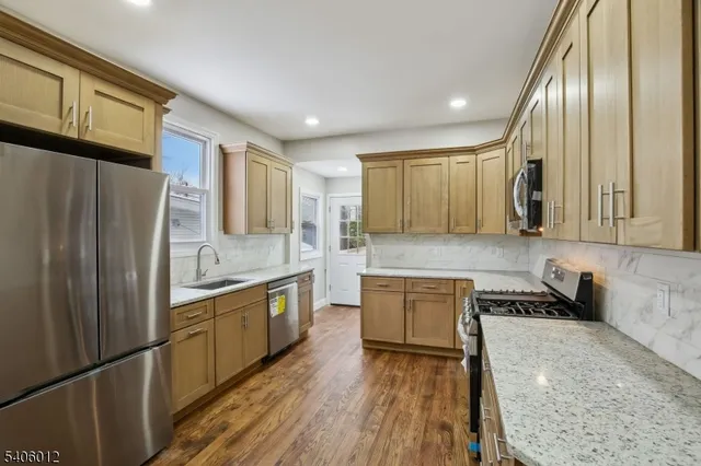 $6,500 | 99 Lincoln Street, Montclair, NJ 07042