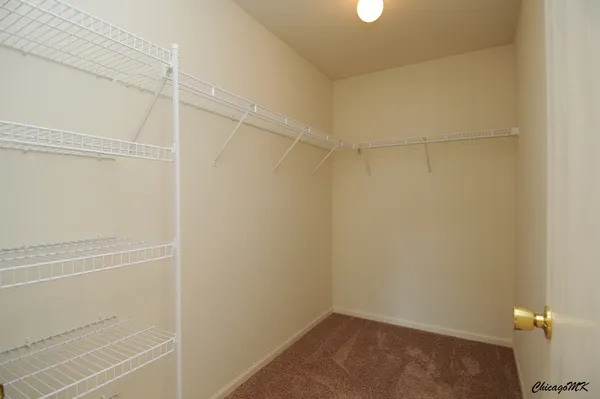 $1,850 | 1917 Silverstone Drive, Unit 1917, Carpentersville, IL 60110