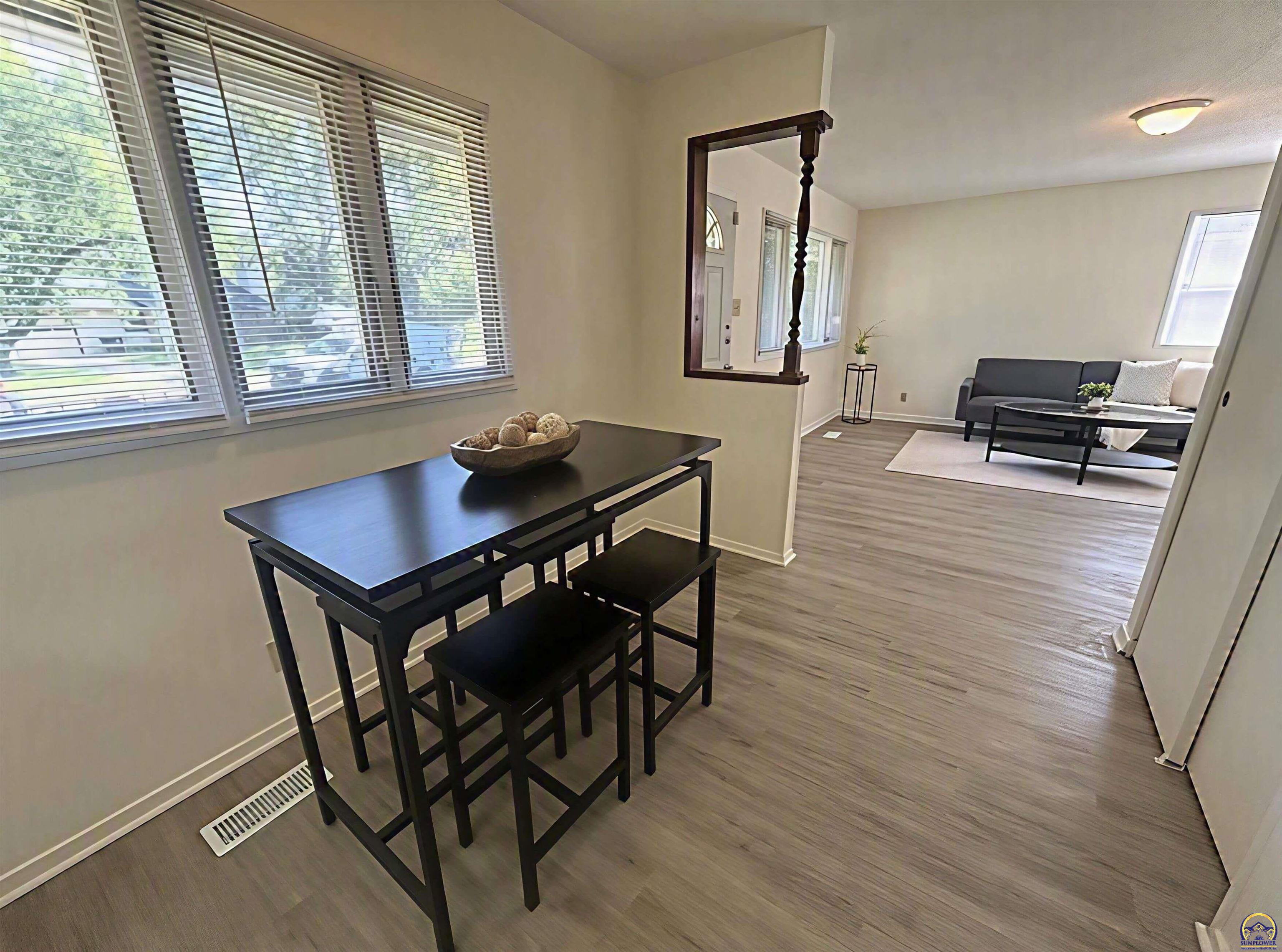 4029 Southwest 28th Terrace Topeka, KS 66614 - Photo 7 of 26