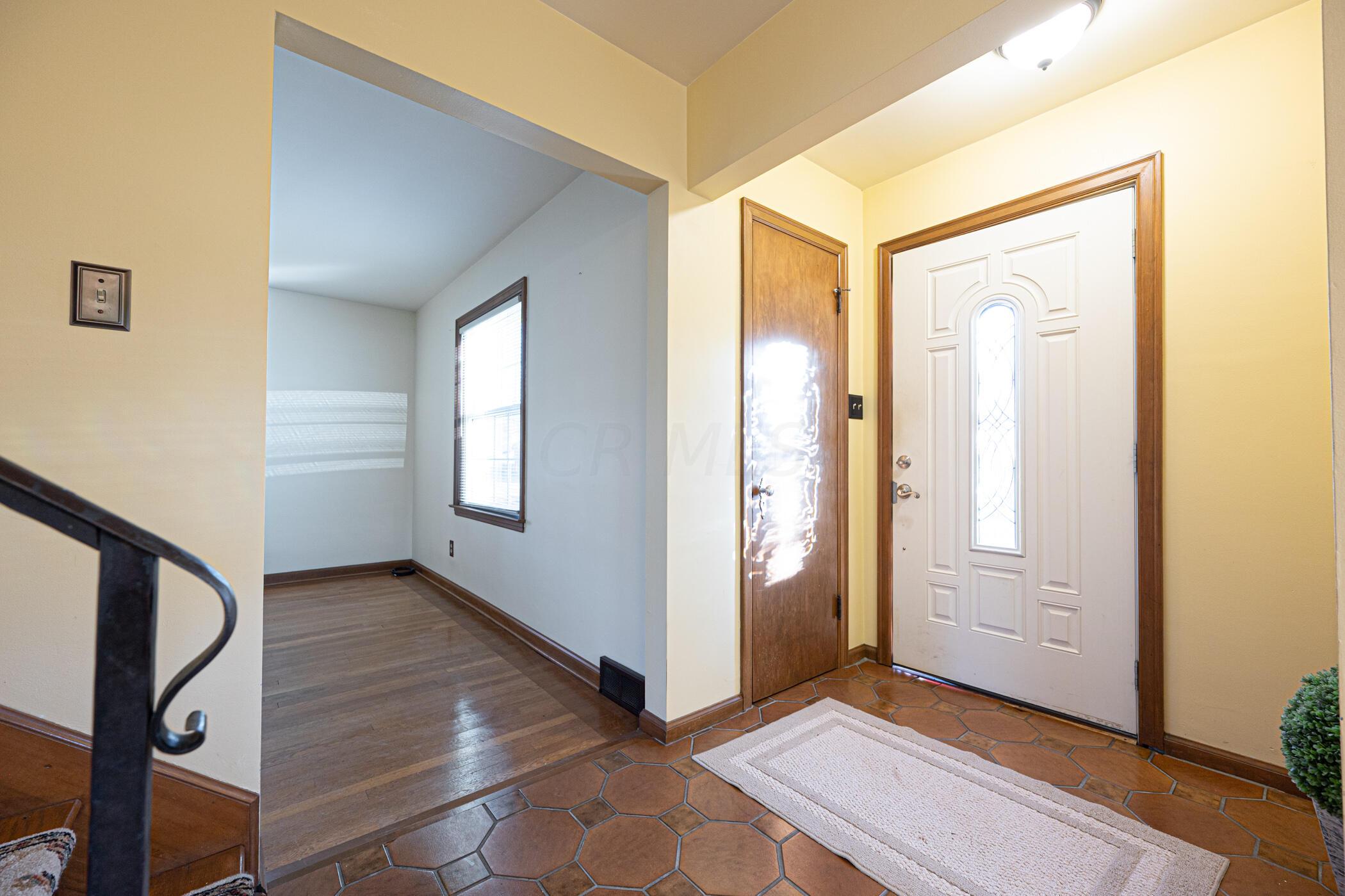 295 North Cassingham Road Columbus, OH 43209 - Photo 7 of 52 295 N Cassingham Rd Bexley 008