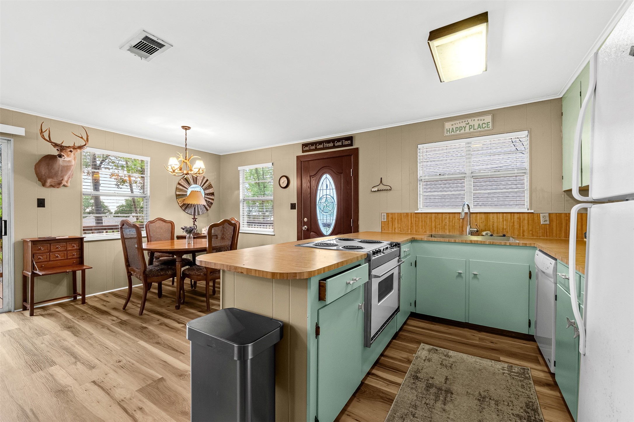 439 Lakeview Harbor Onalaska, TX 77360 - Photo 15 of 43 a view of kitchen with windows and furniture