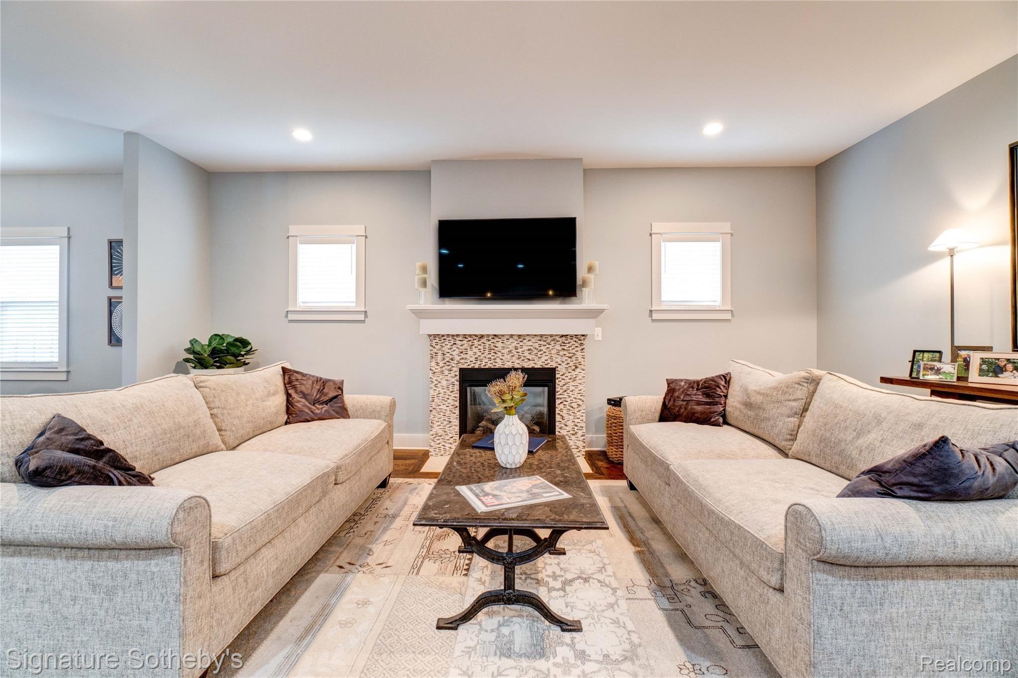 1630 Villa Road Birmingham, MI 48009 - Photo 17 of 58 9.jpg