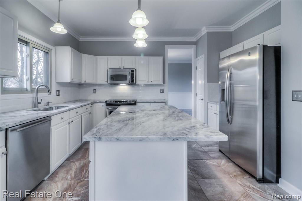 2703 Oak View Court Rochester Hills, MI 48307 - Photo 11 of 53