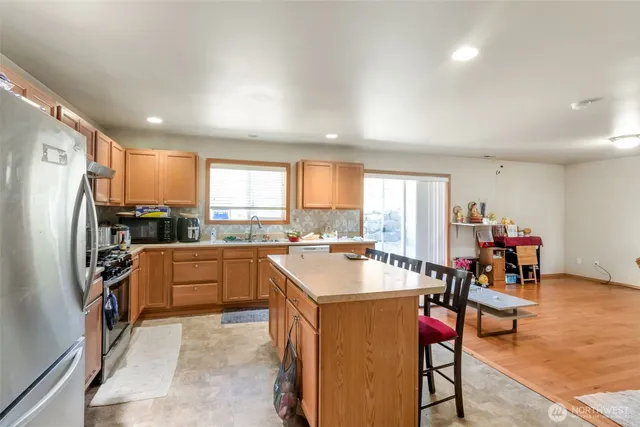 $699,950 | 22686 129th Place Southeast, Kent, WA 98031