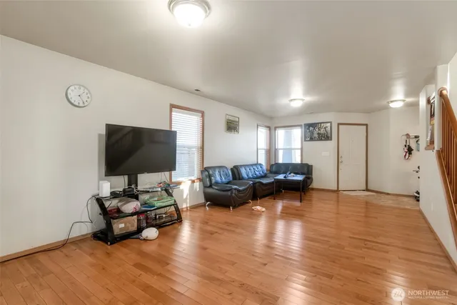 $699,950 | 22686 129th Place Southeast, Kent, WA 98031