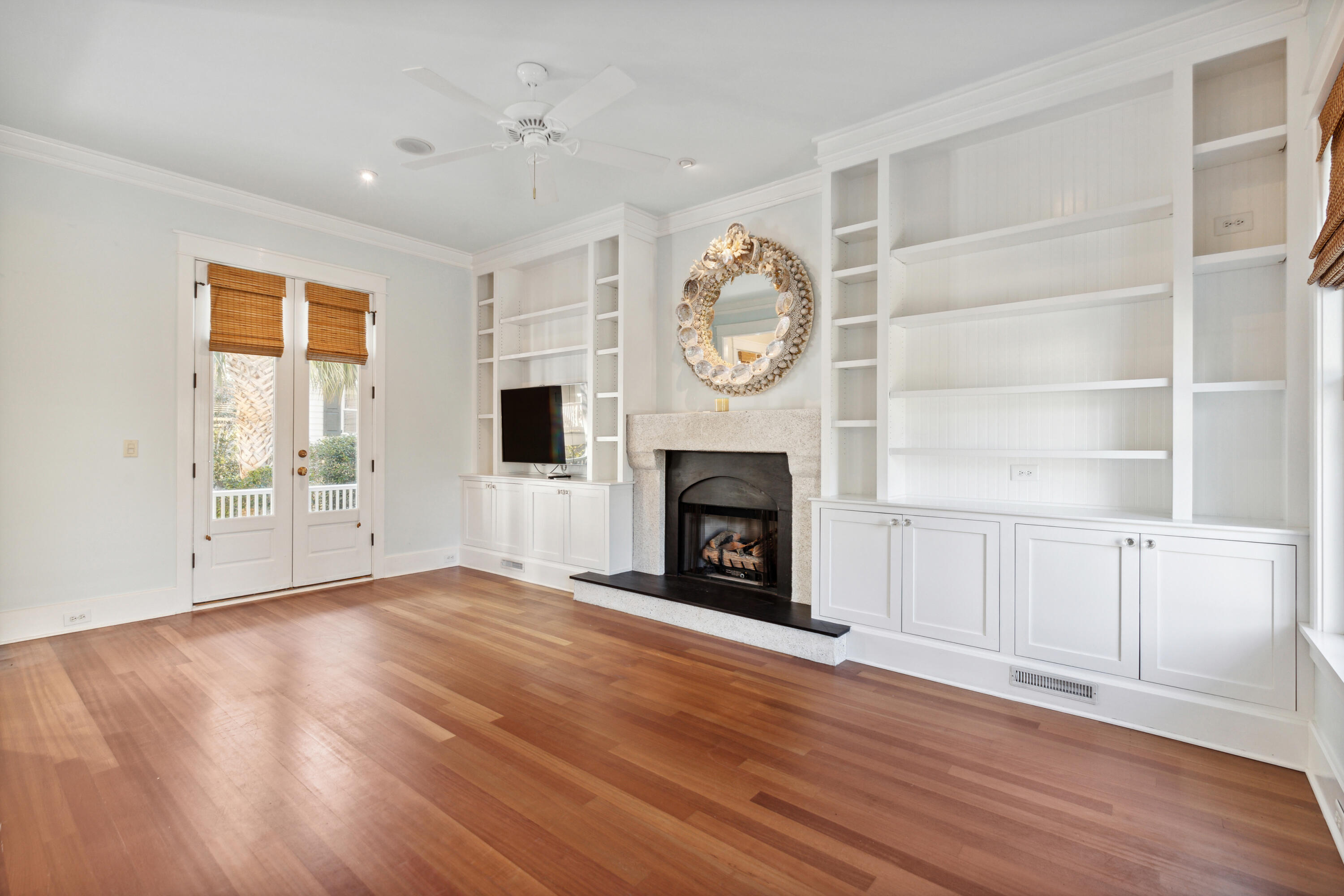 187 East Shipyard Road Mount Pleasant, SC 29464 - Photo 5 of 32 187EShipyardRd-KeenEyeMarketing-006