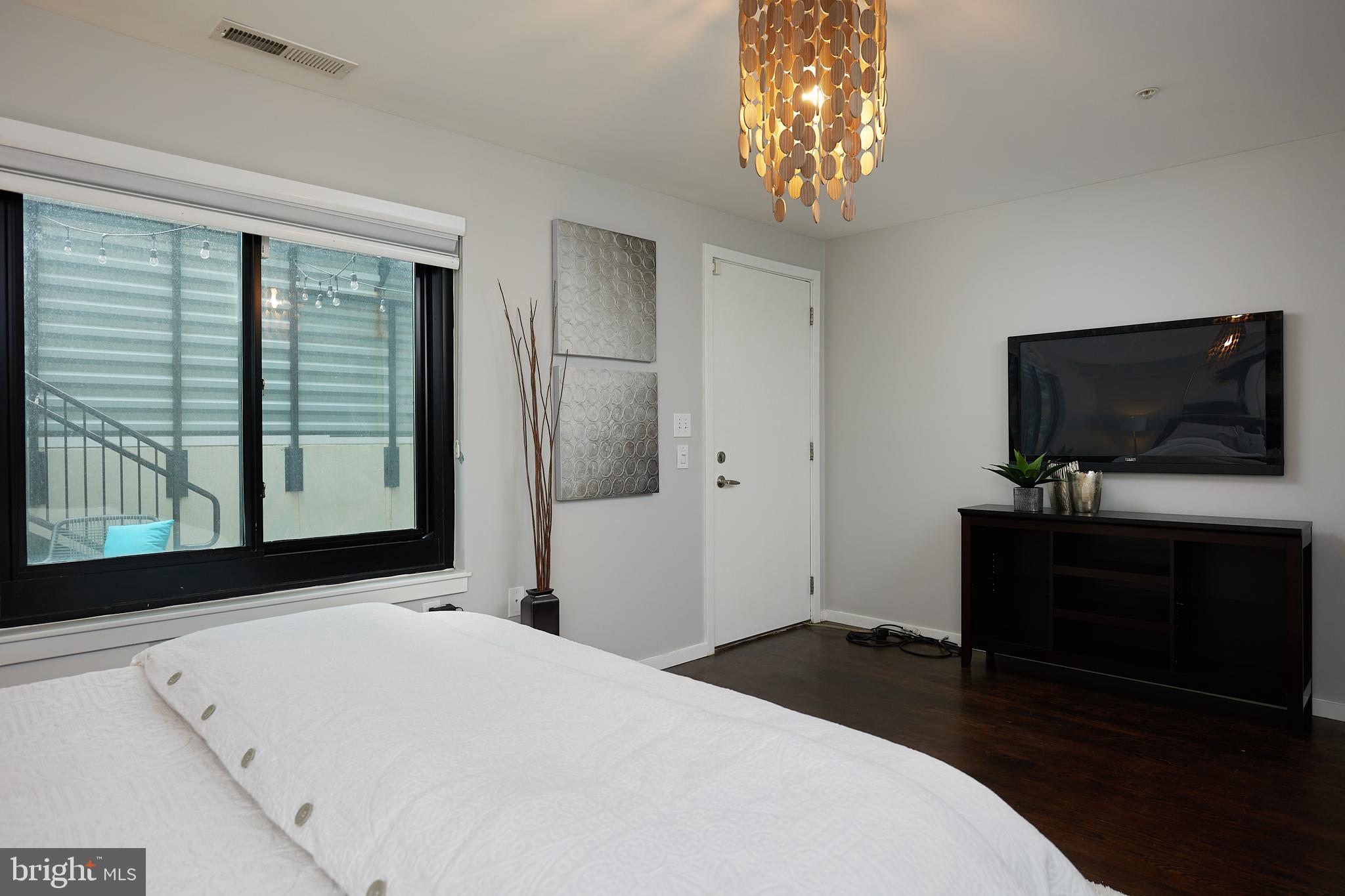 1935 12th Street Northwest, Unit 1 Washington, DC 20009 - Photo 18 of 39