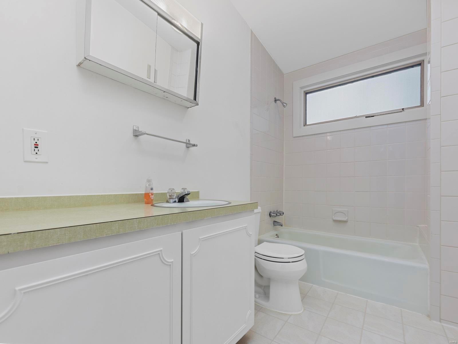 34 Balcon Estates Creve Coeur, MO 63141 - Photo 18 of 29