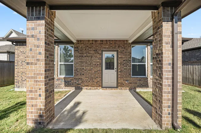 a view of house with a outdoor space